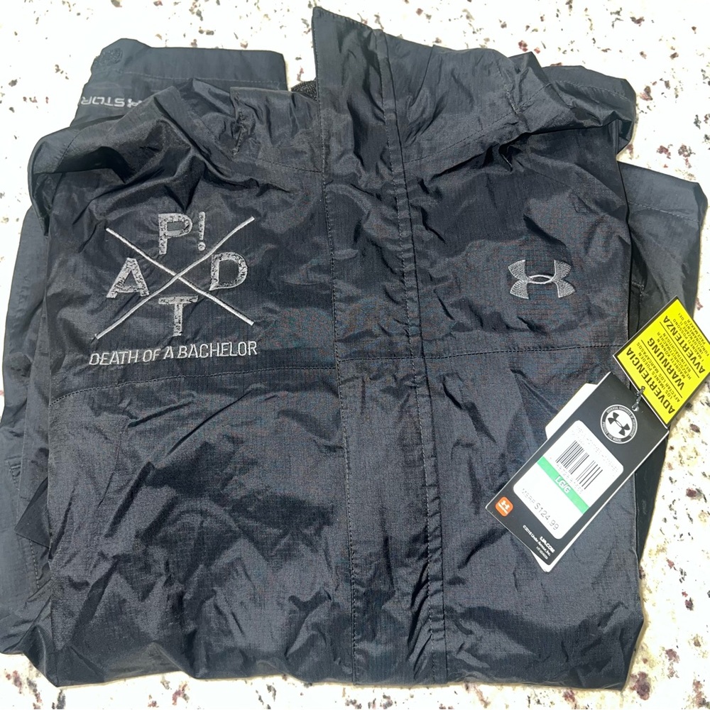 NWT Under Armour Black Windbreaker Jacket Panic at the Disco size Large unisex